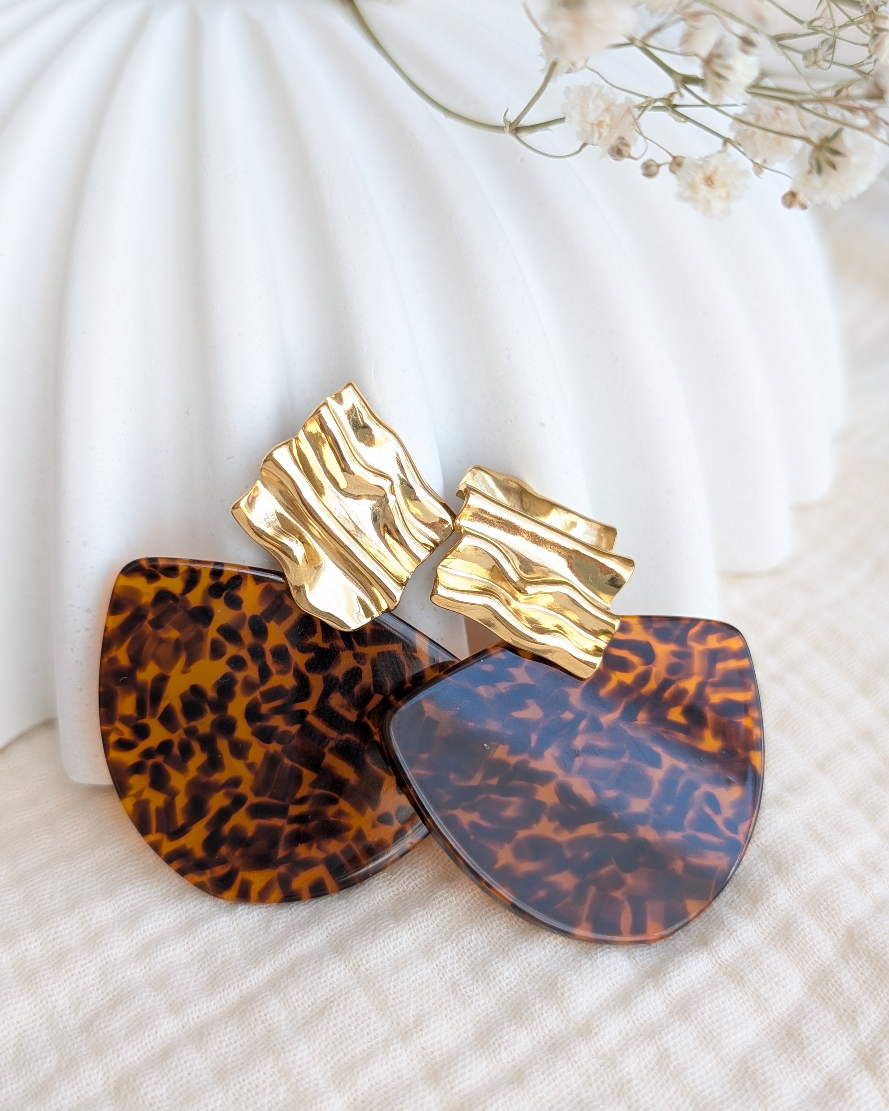 Boucles d'oreilles Juliette dorées et pendentif terrazzo léopard - La Tête Dans Les Nétoiles