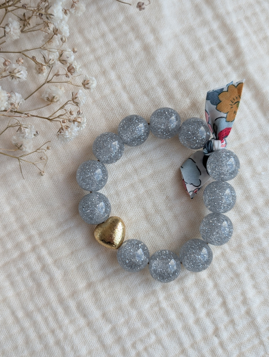 Bracelet LIBERTY GLOWY argenté perle coeur doré en plaqué or. Bracelet à message femme et enfant; Bijoux personnalisés. Créations La Tête dans les Nétoiles