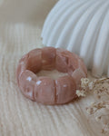 Bracelet manchette Ysée colori rose des sables marbré. Création La Tête dans les Nétoiles