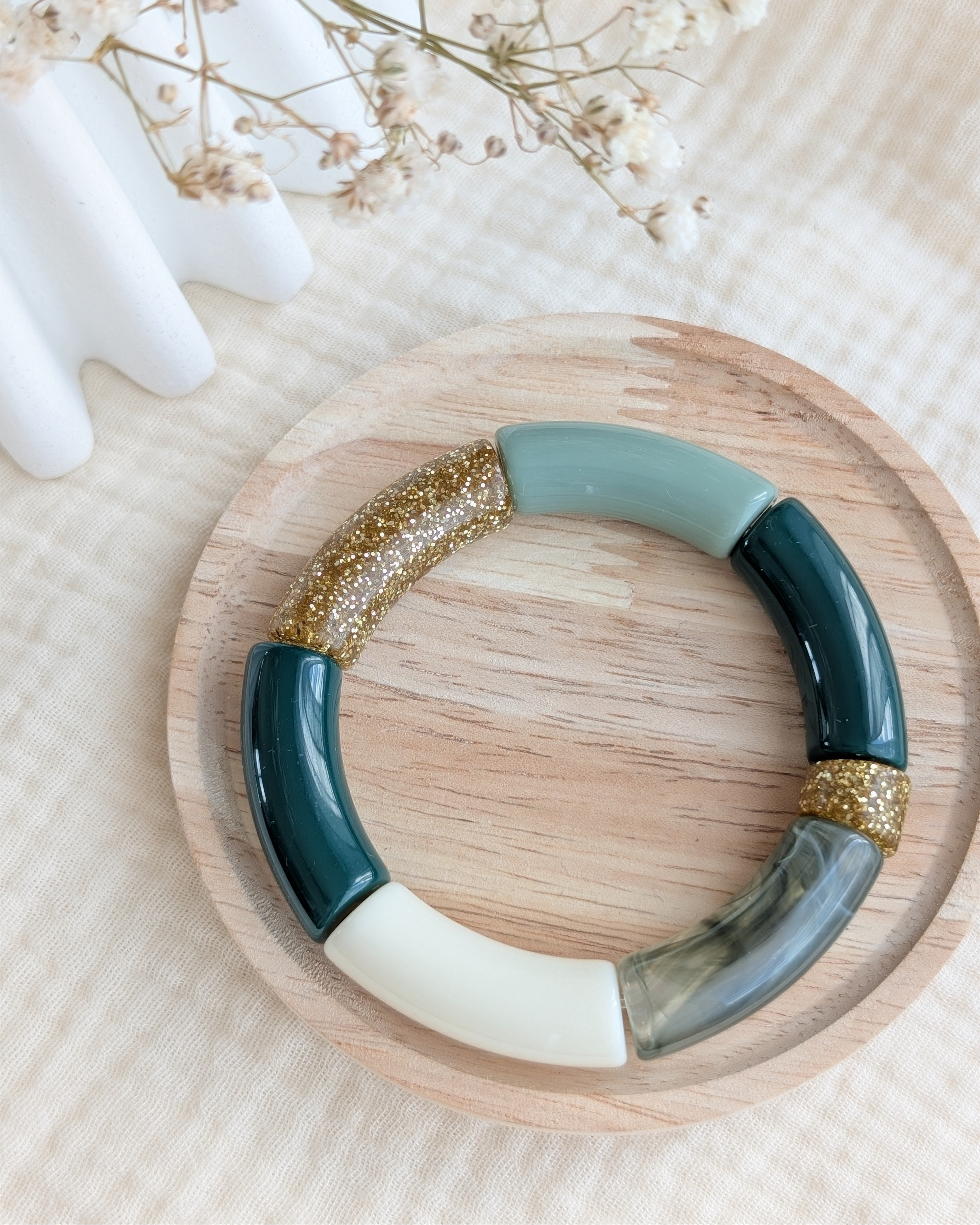 bracelet perles tubes vert foncé et glitter créations La Tête dans les Nétoiles