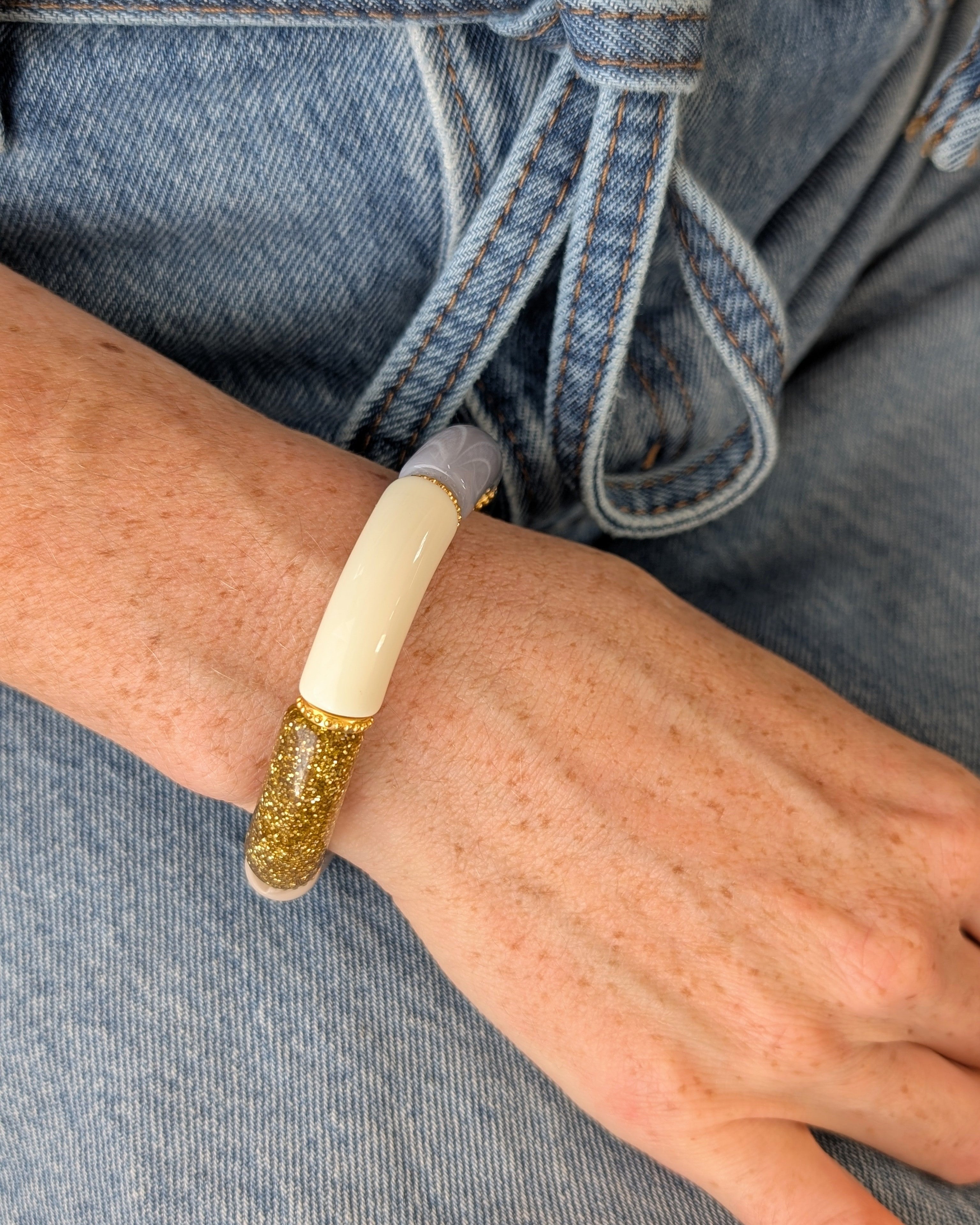 Bracelet perles tube Marie tons vert et Ambre . Créations La Tête dans les Nétoiles 