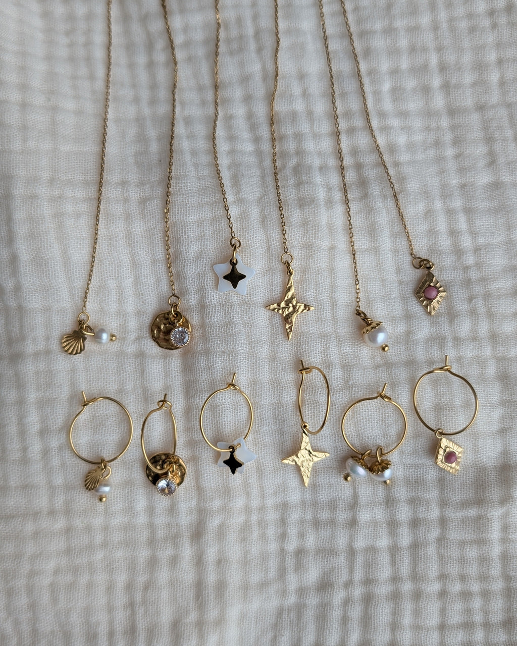 Composez votre paire ou choisir à l'unité Chainette et creoles au choix et les apprêts. Créations La Tête dans les Nétoiles