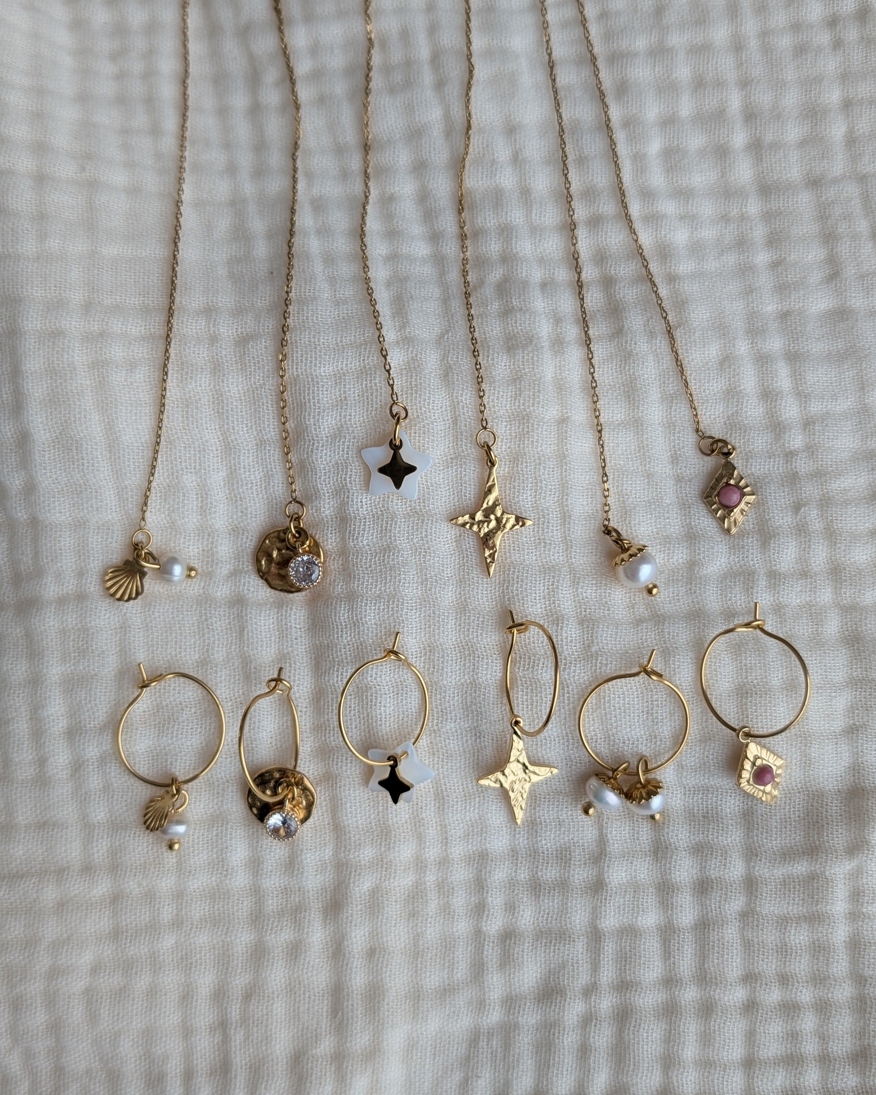 Composez votre paire ou choisir à l'unité Chainette et creoles au choix et les apprêts. Créations La Tête dans les Nétoiles