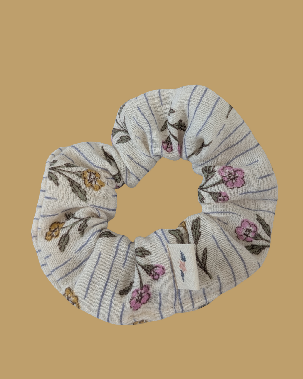 Chouchou jardin fleuri et fines rayures sur fond beige. Création cousue main La Tête dans les Nétoiles
