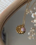 Collier long Anae pierre de gemme rhodonite. Création La Tête dans les nétoiles