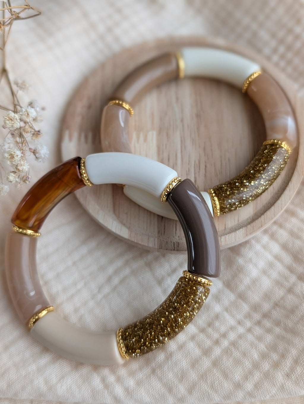 Duo de bracelets Marie perles tube tons naturels. Créations artisanales La Tête dans les Nétoiles