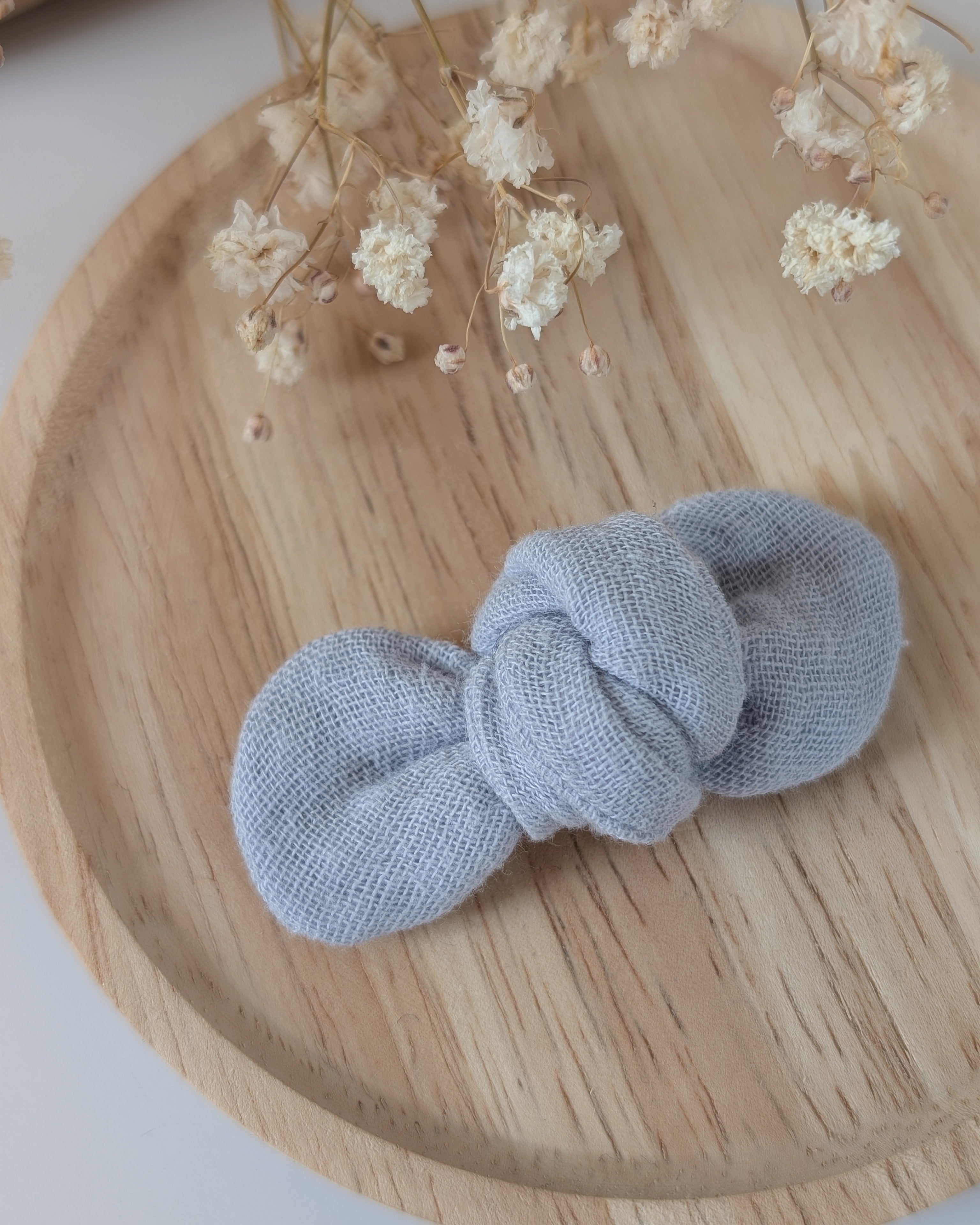Noeud cheveux barrette bébé et filles en gaze de coton bleu pastel. Cousu La Tête dans les Nétoiles 