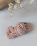 Noeud cheveux barrette bébé et fille en gaze de coton eau de rose nude. Cousu main La Tête dans les Nétoiles