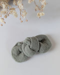 Noeud cheveux barrette bebe fille gaze de coton kaki cousu main La Tête dans les Nétoiles. 