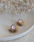 Boucles d'oreilles ELO soleil en acier et nacre rosé