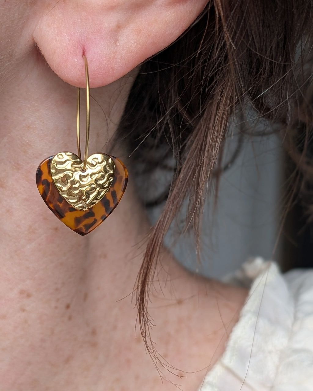 Créoles NOA coeur en acier martelé et acétate terrazzo léopard
