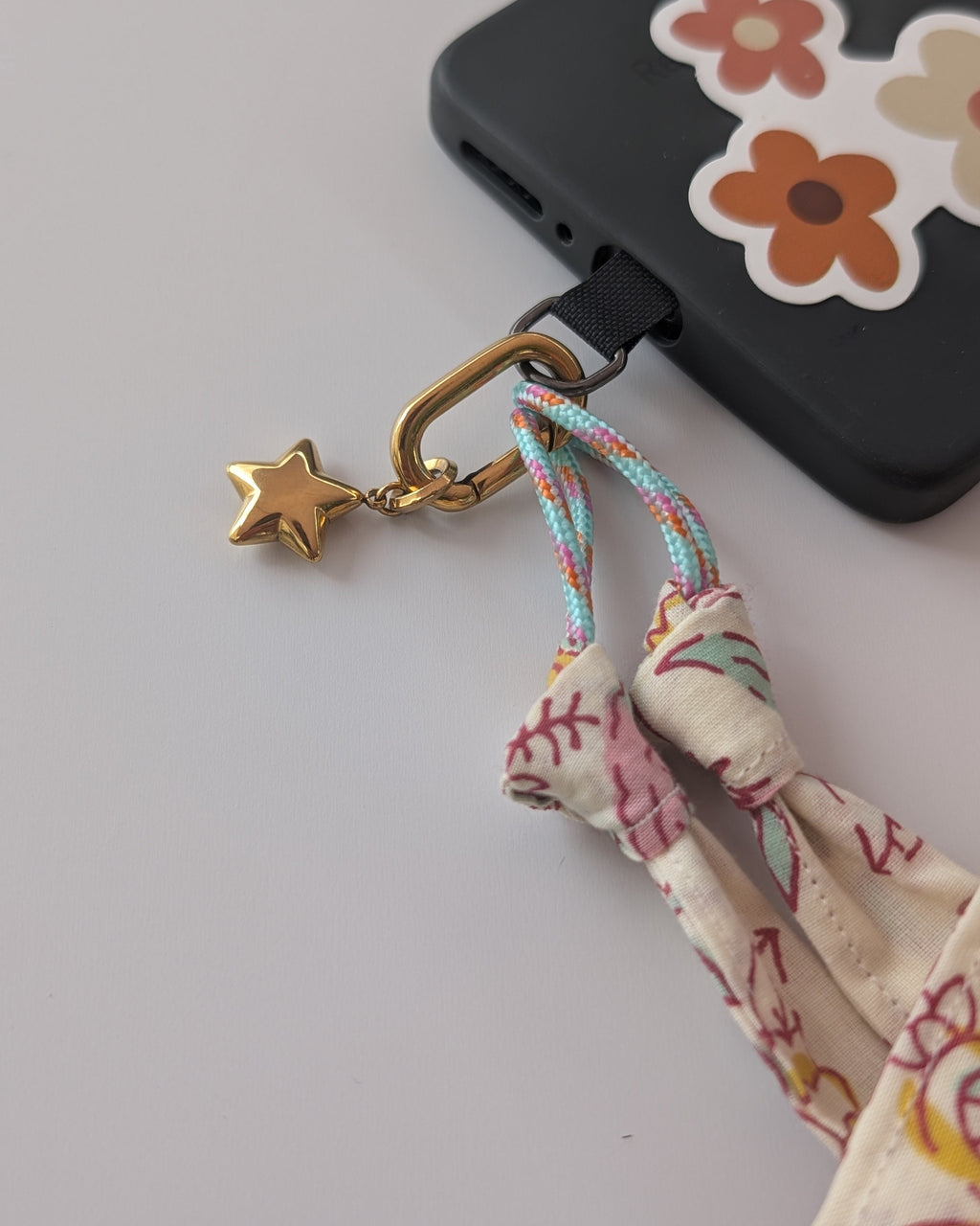 Cordon de téléphone en tissu blockprint - crème rose et vert d'eau
