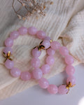 les deux tailles de bracelets Olivia Rose poudré sur gaze de coton. Créations artisanales La Tête dans les Nétoiles