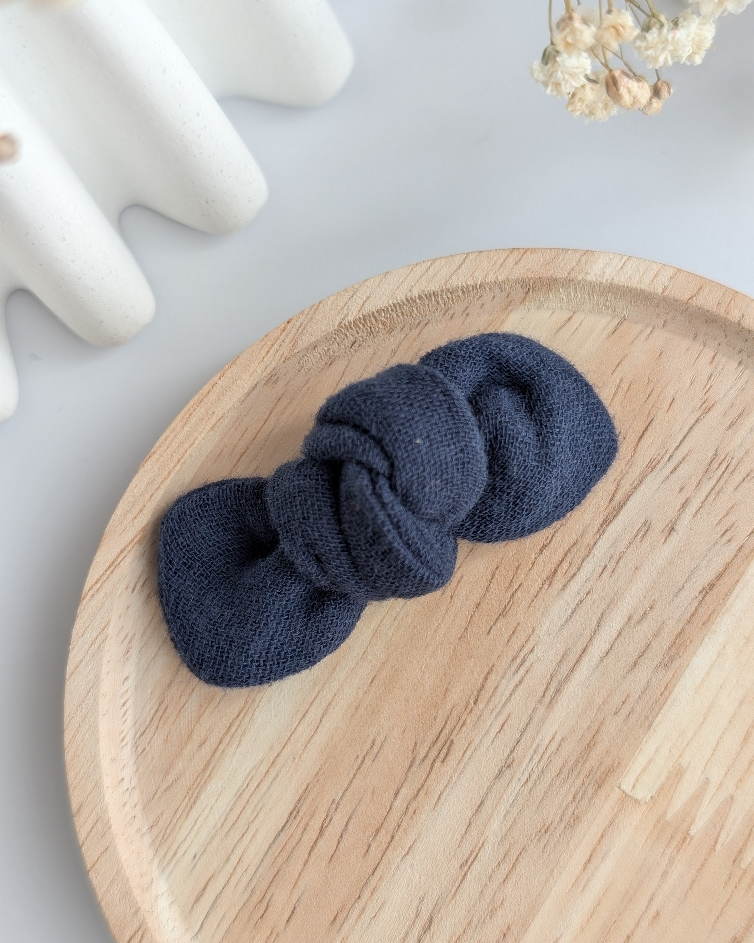 noeuds cheveux en gaze de coton bleu marine . Cousus à la main La Tête dans les Nétoiles