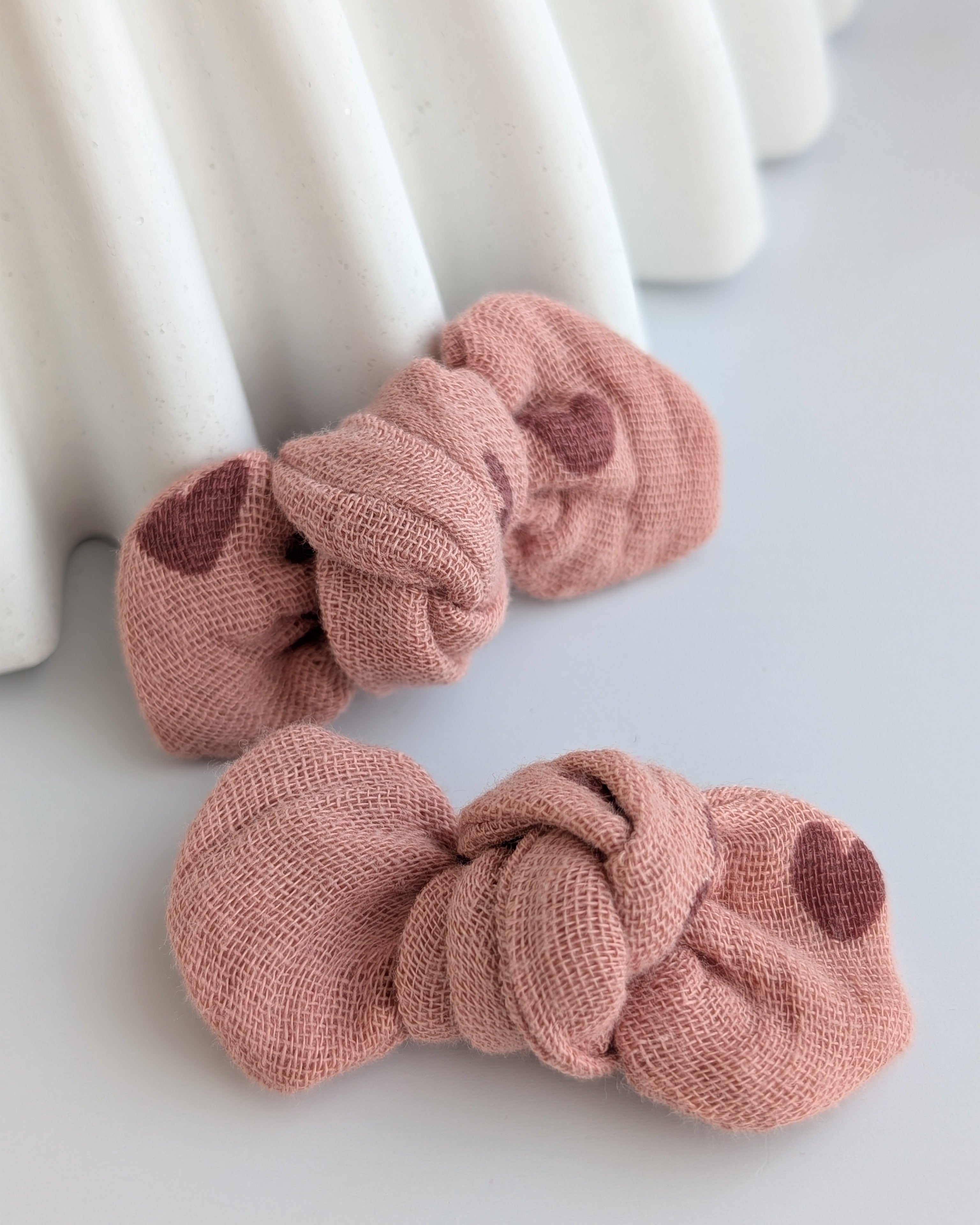 Noeud cheveux gaze de coton coeur cousu main La Tête dans les Nétoiles