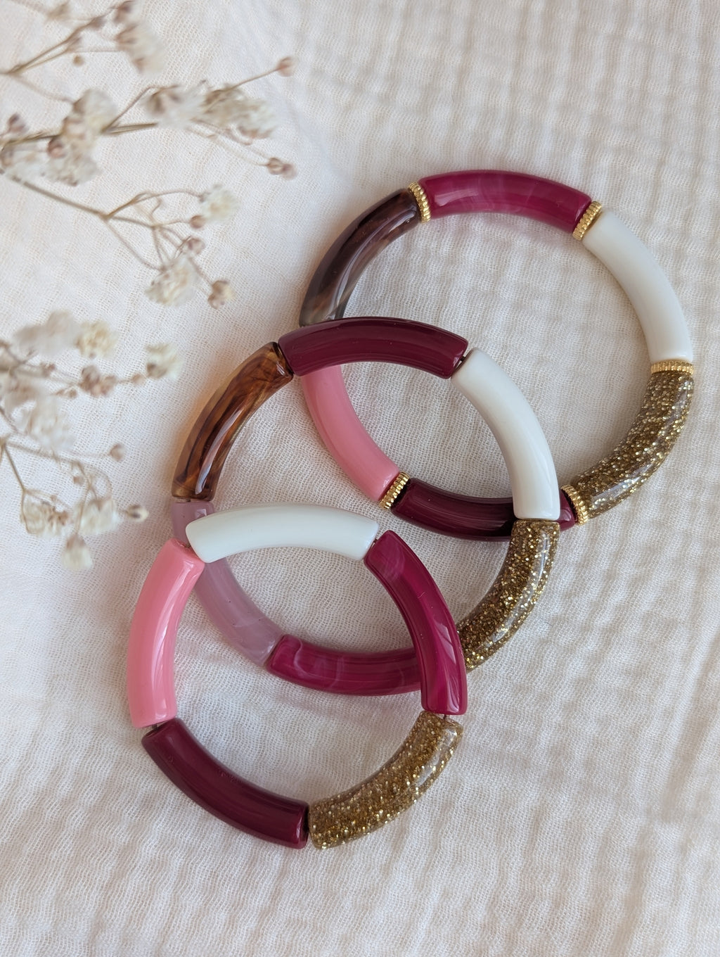 trio de bracelets Perles tube rose bordeaux. Taille adulte et enfant. Bracelet Lisa Lison et mini lisa. Créations La Tête dans les Nétoiles